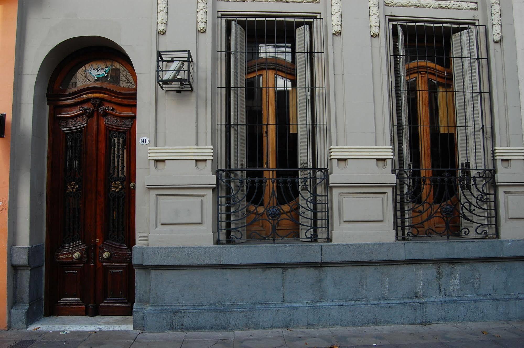 Sabatico Travelers Hostel & Guesthouse Buenos Aires Esterno foto